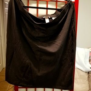 Basic black pencil skirt with stretch. Size 2XL
